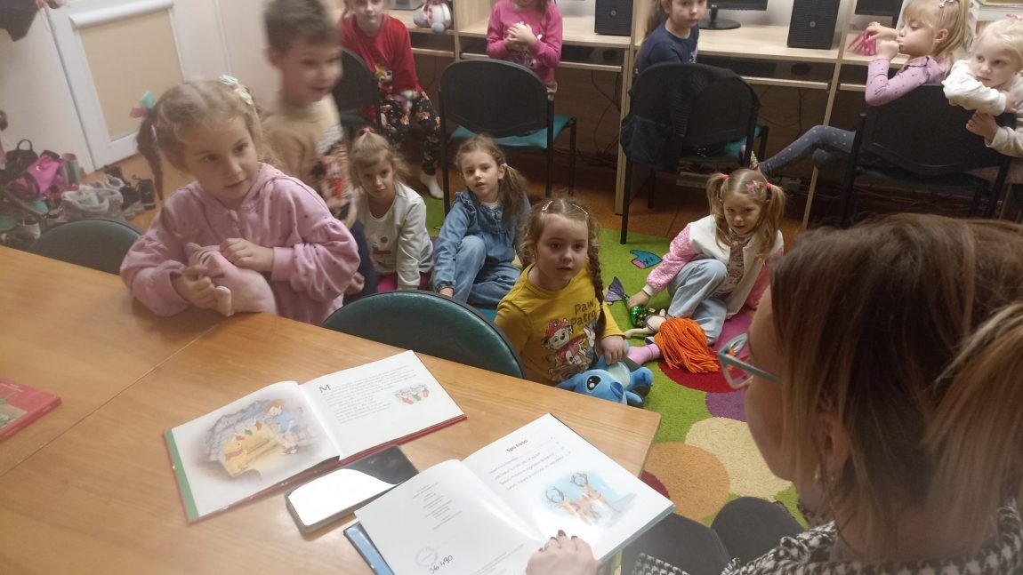 Mikołajkowe odliczanie na Klubie Najmłodszych Miłośników Książek