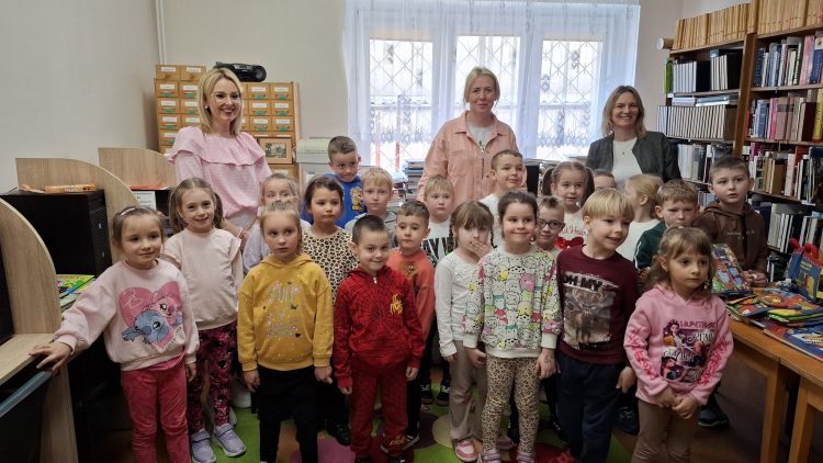Wróbelki w bibliotece