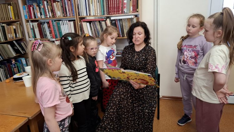 Spotkanie klubowiczów z poetką Beatą Lustaedt