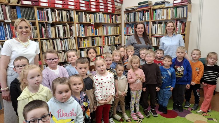 Wizyta „Motylków” w bibliotece