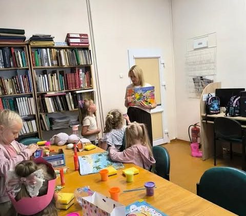 Wakacyjnie w Klubie Najmłodszych Przyjaciół Książek